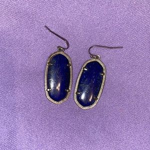 Kendra Scott Navy and silver Elle earrings.